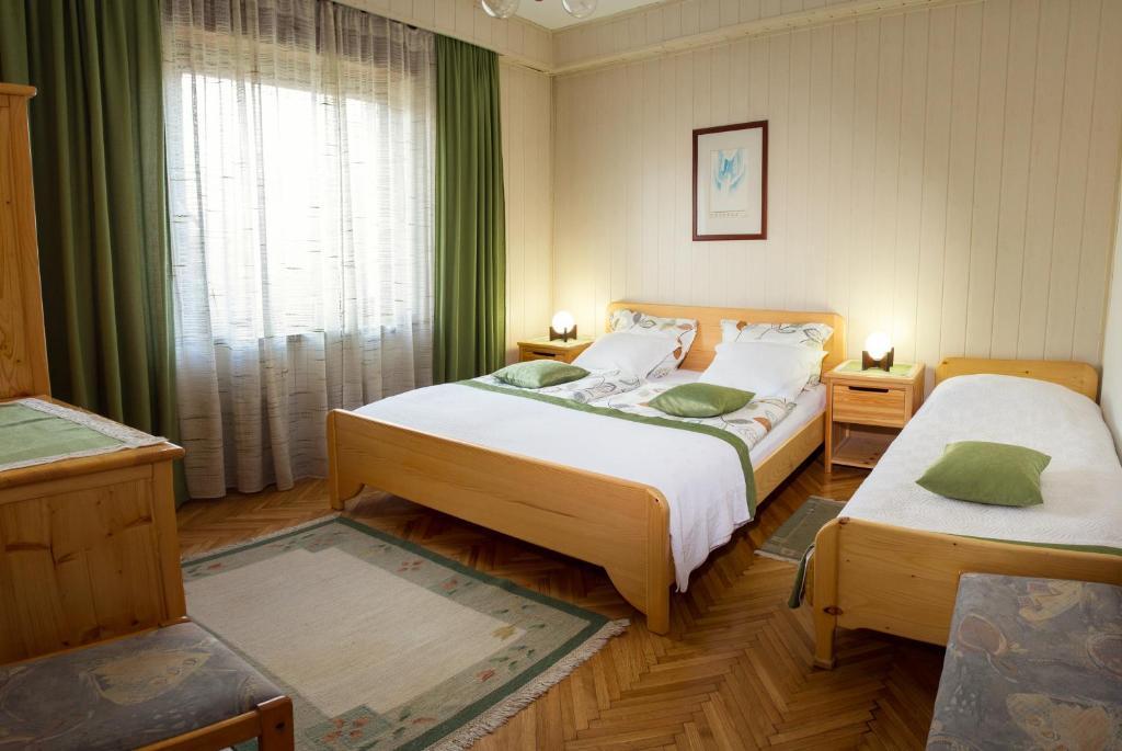 Apartment & Rooms Grmek Postojna Szoba fotó