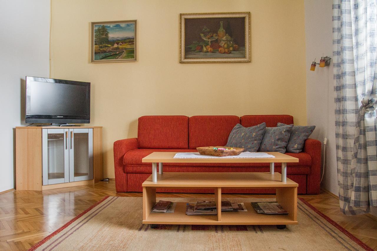 Apartment & Rooms Grmek Postojna Kültér fotó