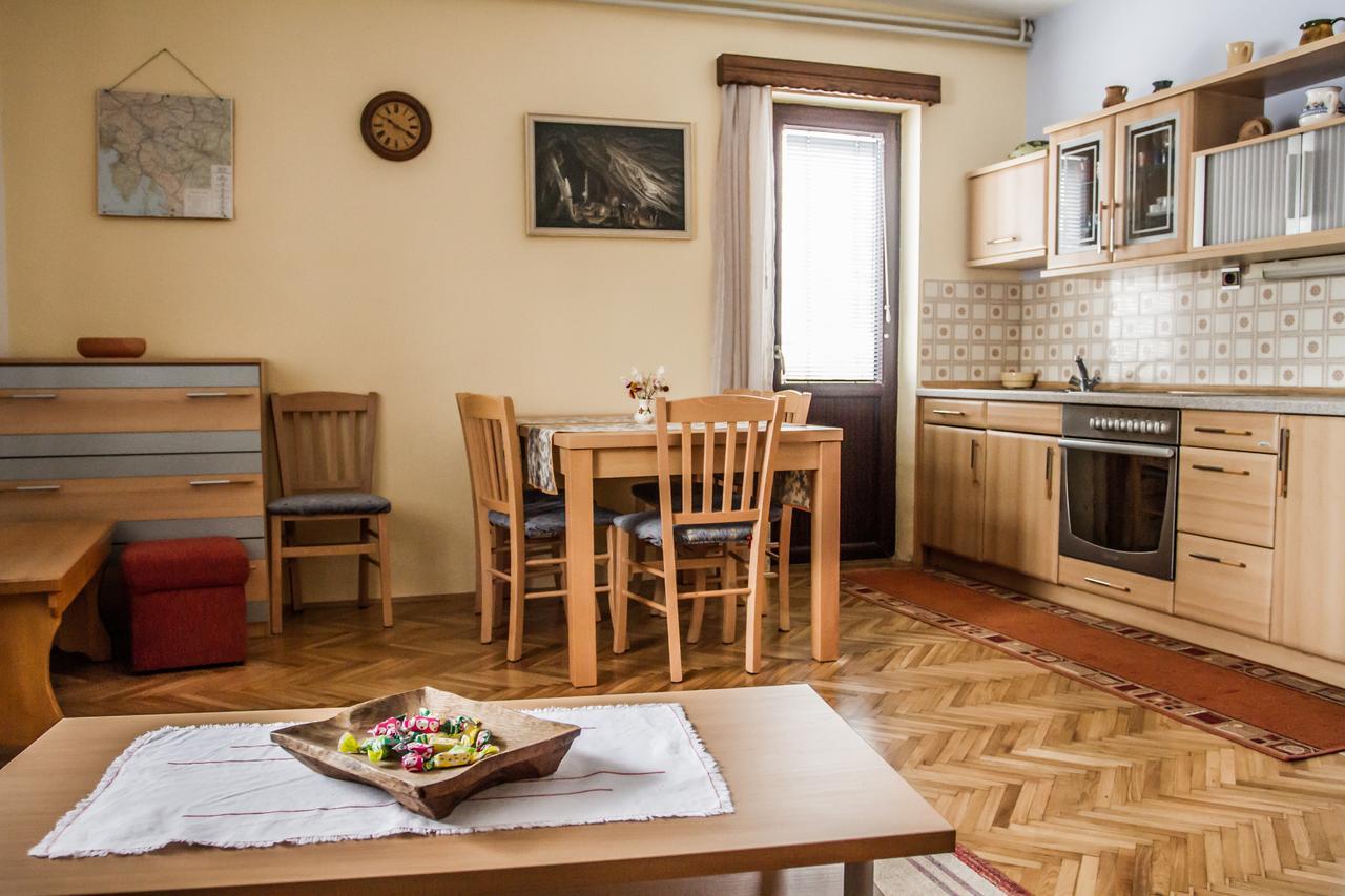 Apartment & Rooms Grmek Postojna Kültér fotó